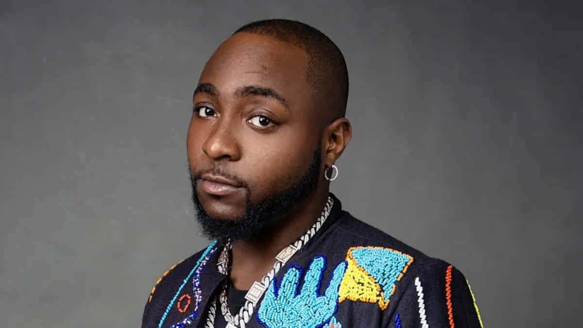 featured image for Davido Sets 100 Million Stream Goal for 'Unavailable'