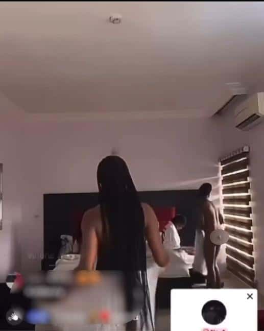 featured image for Girl Accidentally Records Friend Naked During Live Stream