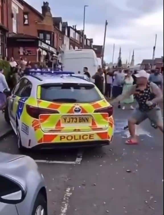 featured image for Serious Riot Broke Out in Leeds - Police Car Vandalized