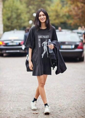 T-shirt worn as a dress in a stylish way