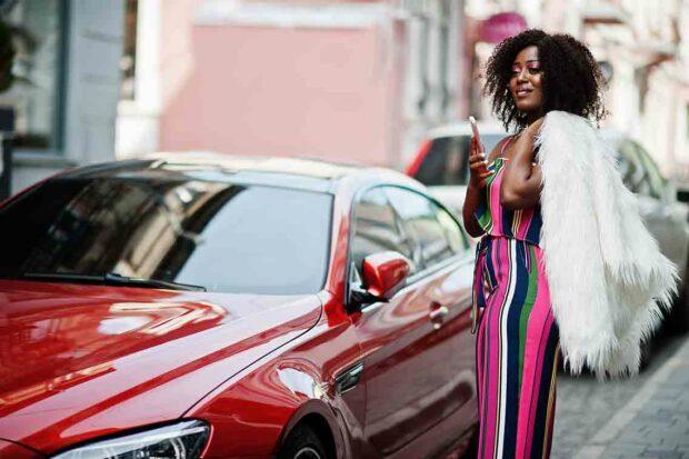 Slay queens admire flamboyant lifestyles