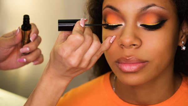 learn to become a makeup artist